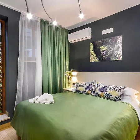 Bed & Breakfast Queen 2*