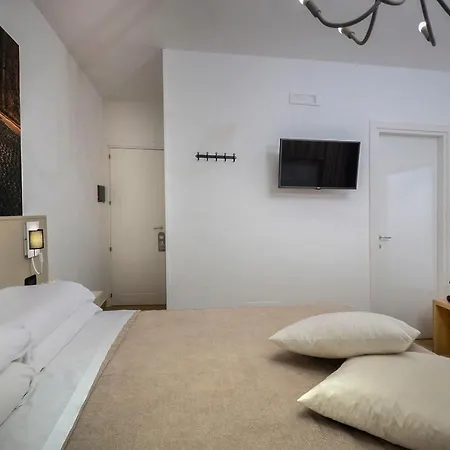 Bed & Breakfast Queen 2*