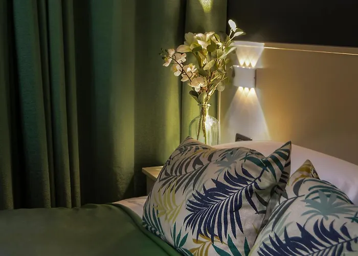 Queen Bed and Breakfast 4*