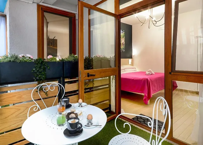 לינה וארוחת בוקר Queen