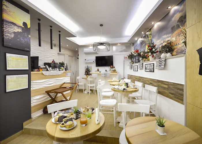 לינה וארוחת בוקר Queen 4*