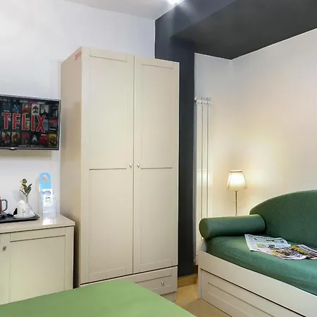 Queen Bed & Breakfast